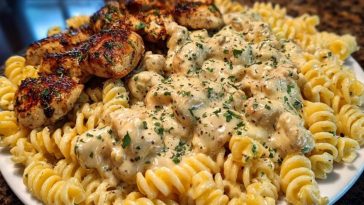 Creamy Garlic Butter Chicken and Rotini in Parmesan Sauce