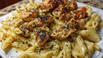 Creamy-Velveeta-Chicken-Penne-in-Garlic-Butter-Parmesan-Sauce
