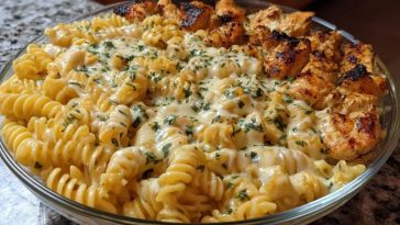 Cheesy Velveeta Chicken Twisted Pasta with Mozzarella Garlic Sauce
