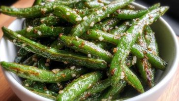 Air Fryer Garlic Roasted Green Beans