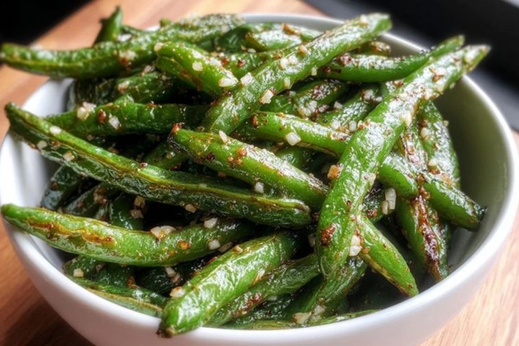 Air Fryer Garlic Roasted Green Beans