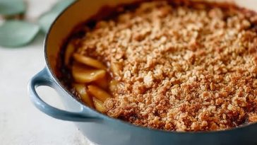 Oat Dutch Oven Apple Crisp