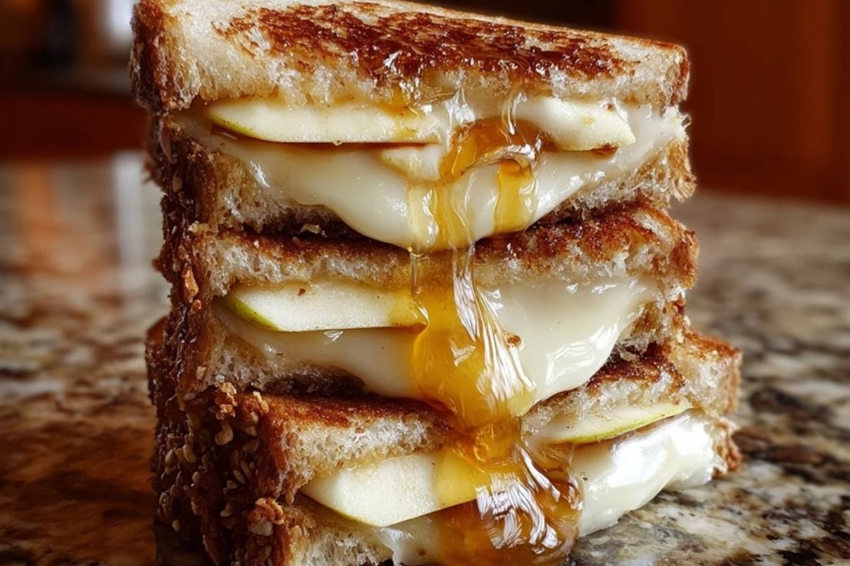 Smoked Gouda Apple Grilled Cheese
