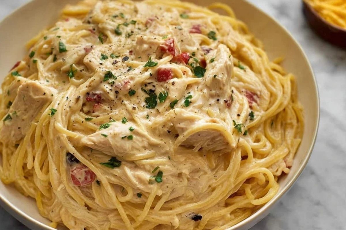 Creamy Crockpot Chicken Spaghetti