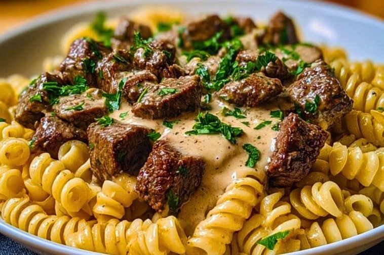 Creamy Garlic Butter Steak Rigatoni