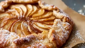 Cinnamon Honeycrisp Apple Galette