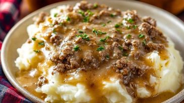 Ground Beef and Gravy Over Mashed Potatoes