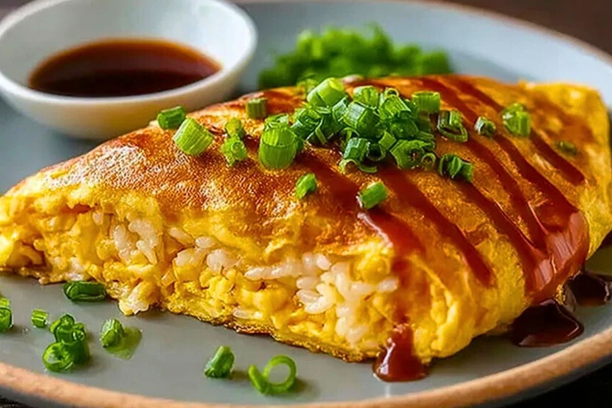 Omurice (Japanese Rice Omelet)