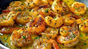 Shrimp with Garlic and Coconut Milk