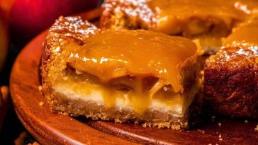 Apple Gooey Butter Cake