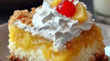 Hawaiian Pineapple Cake Delight