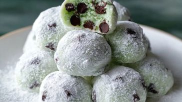 Mint Chocolate Chip Snowball Cookies