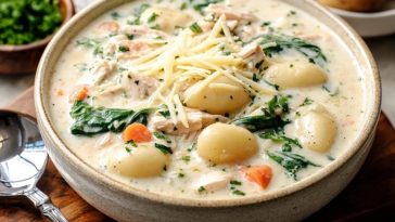 Olive Garden Chicken Gnocchi Soup