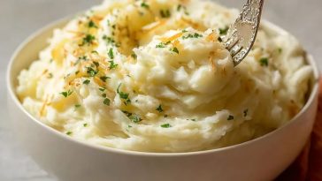 Smooth Onion Mashed Potatoes