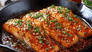 Honey Garlic Glazed Salmon