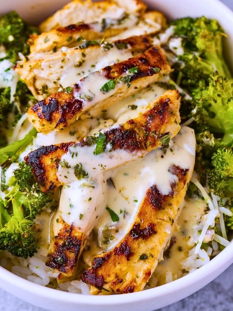 Creamy Garlic Chicken and Broccoli Bowls