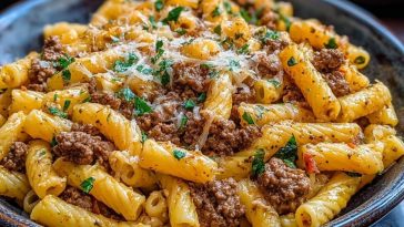 Garlic Butter Pasta with Ground Beef